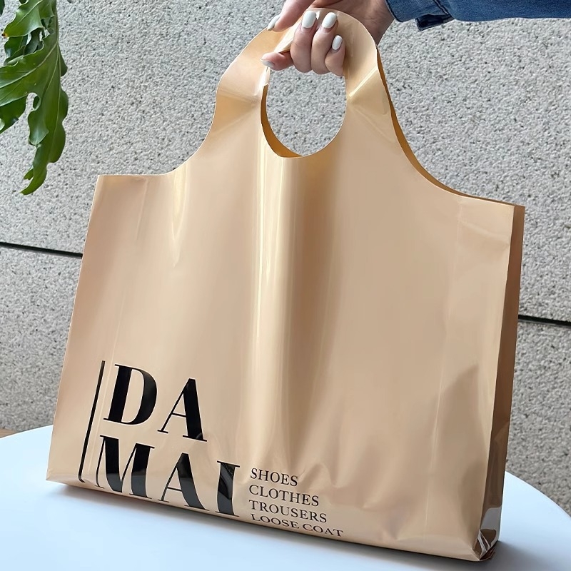 Geantă de cumpărături din plastic premium pentru magazin de îmbrăcăminte, pungă de ambalaj pentru femei — îngroșată, stilată și minimalistă, dimensiuni: mare 43×55 cm, medie 38×49 cm, mică 30×39 cm.