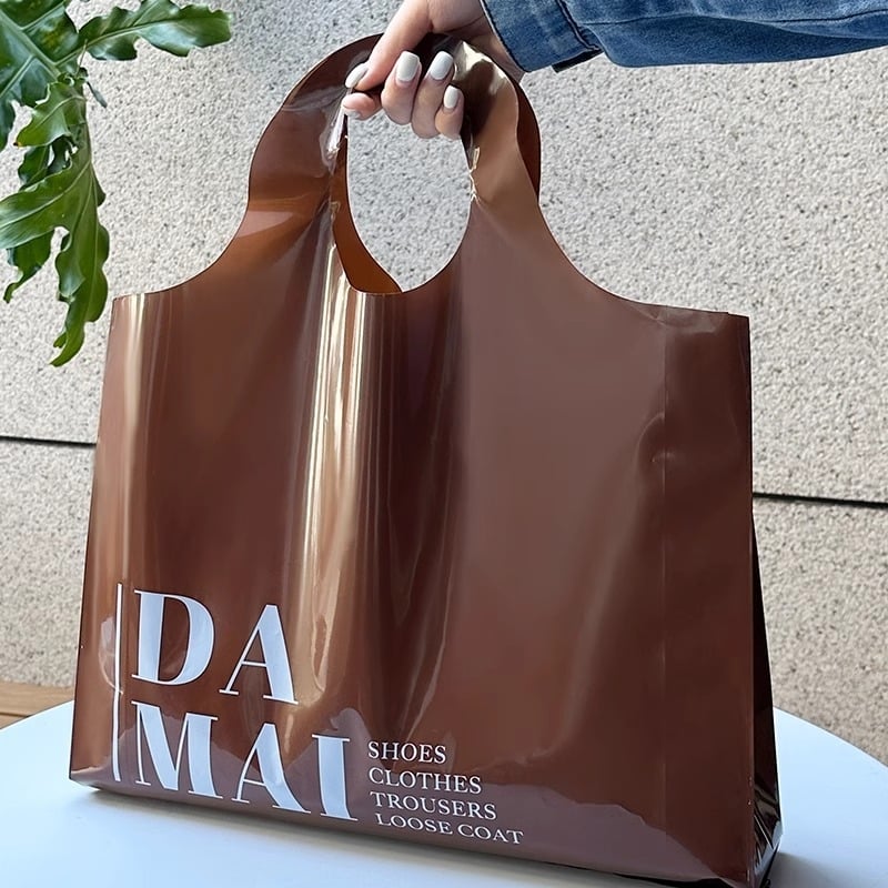 Geantă de cumpărături din plastic premium pentru magazin de îmbrăcăminte, pungă de ambalaj pentru femei — îngroșată, stilată și minimalistă, dimensiuni: mare 43×55 cm, medie 38×49 cm, mică 30×39 cm.