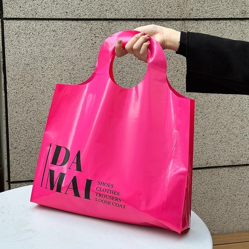 Geantă de cumpărături din plastic premium pentru magazin de îmbrăcăminte, pungă de ambalaj pentru femei — îngroșată, stilată și minimalistă, dimensiuni: mare 43×55 cm, medie 38×49 cm, mică 30×39 cm.