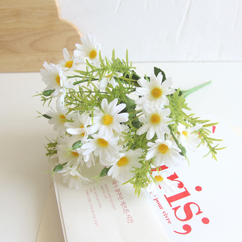 Floare artificială margaretă din țesătură de mătase, cu tulpină unică pentru decor DIY pe perete al plantelor de interior