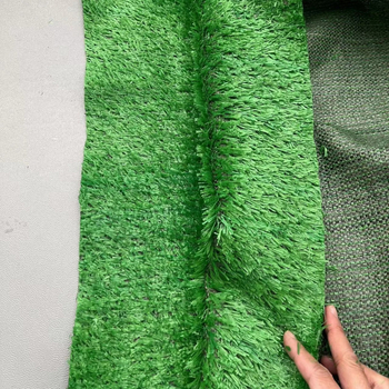 Covor de gazon sintetic din plastic pentru grădiniță, balcon și școală – gazon verde