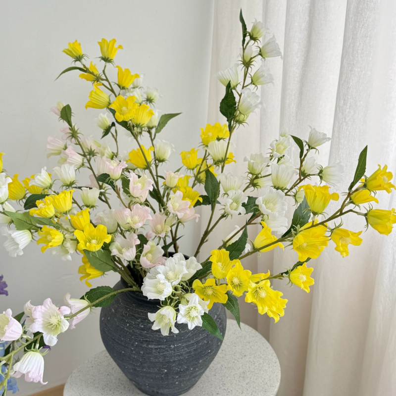 Τεχνητά λουλούδια Bellflower και Lily of the Valley σε μακριά στελέχη – διακόσμηση σπιτιού για σαλόνι και τραπεζαρία, ανθοστολισμός γάμου