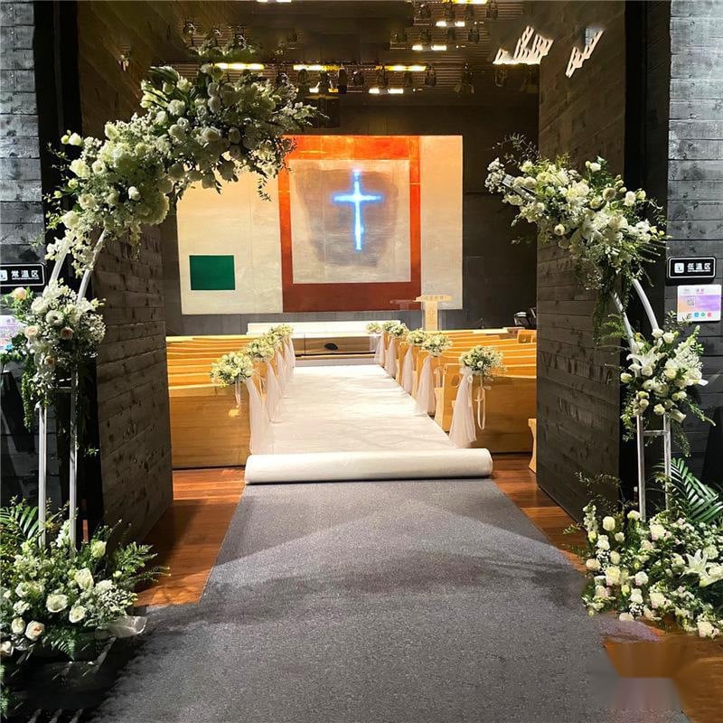 Arc floral de nuntă cu poartă în formă de lună