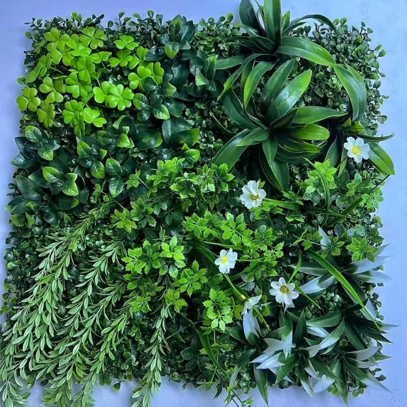 Perete vegetal interior Milan Mix, 50x50 cm, fundal verde și flori artificiale realiste