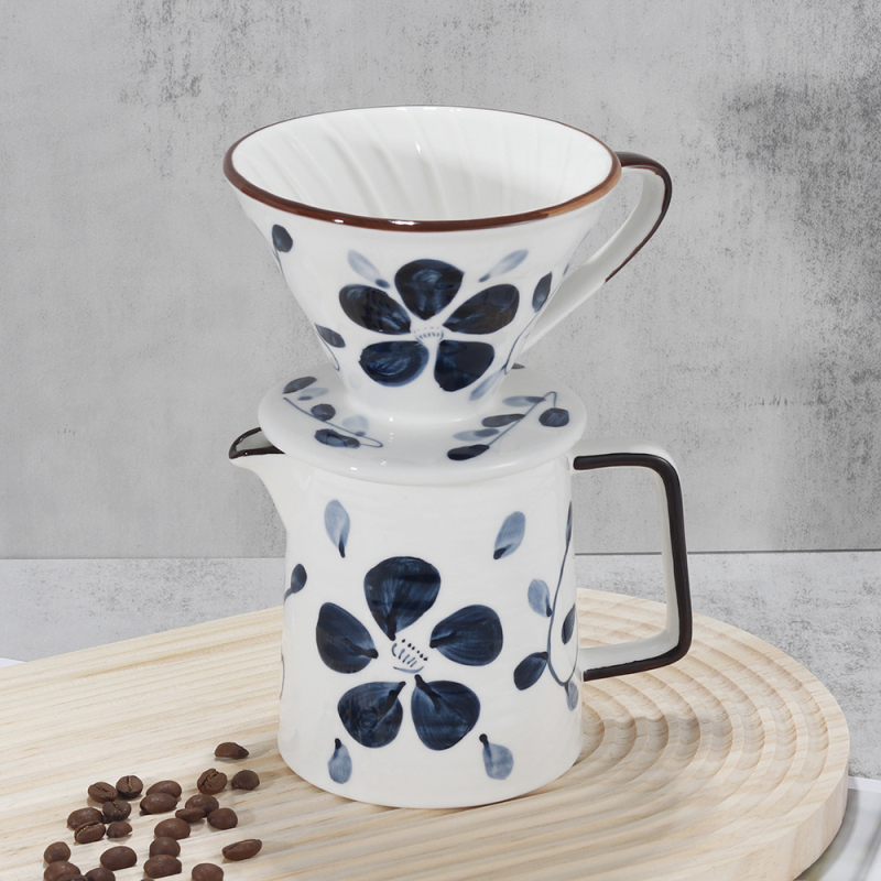 Set ceramic V60 conic pentru cafea – cană-filtru pentru filtrare prin picurare, pictat manual în stil japonez.