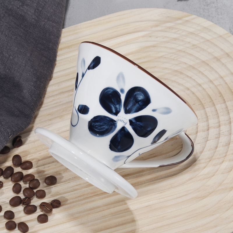 Set ceramic V60 conic pentru cafea – cană-filtru pentru filtrare prin picurare, pictat manual în stil japonez.