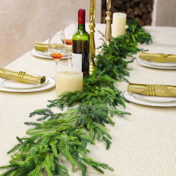 Венец за врата от иглички Norfolk pine, ратанова украса и изкуствени зелени листа, мек PVC