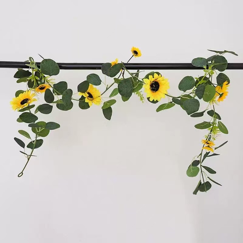 Liana din mătase cu flori de floarea-soarelui, pentru decor în mansardă, stil pastoral