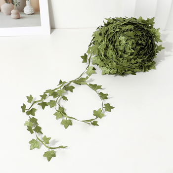Coroană decorativă din material textil cu frunze de arțar și ratan pentru decor interior