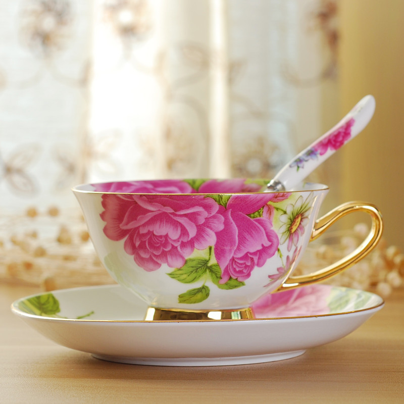 Set de cești de cafea cu farfurioară din porțelan osos, stil european, cu margine aurie și model floral