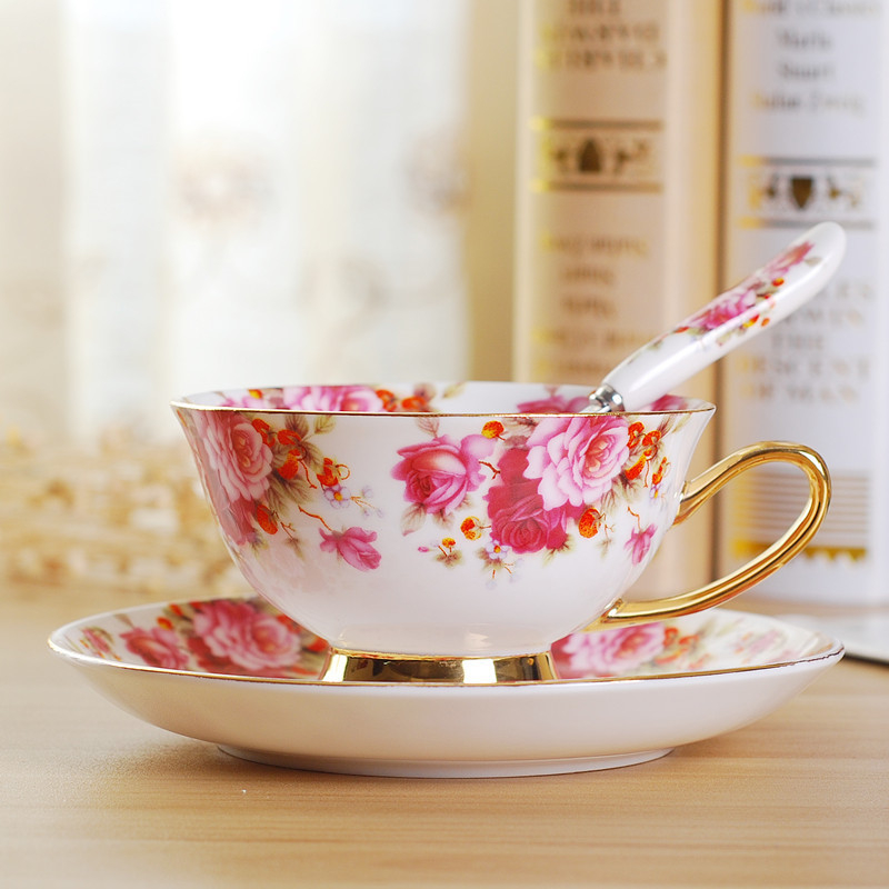 Set de cești de cafea cu farfurioară din porțelan osos, stil european, cu margine aurie și model floral