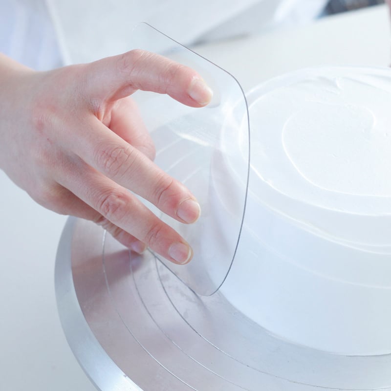 Spatulă moale, transparentă, pentru netezirea cremei pe torturi rotunde – set din plastic semi-circular pentru decorare
