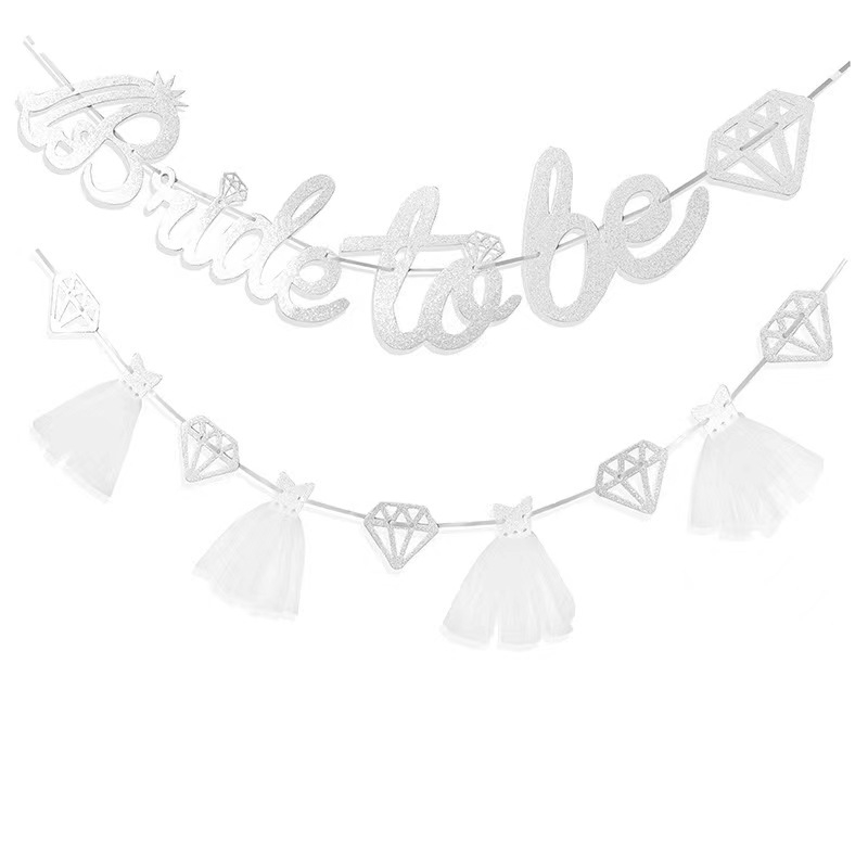 Rochie de burlăcițe cu litere roz strălucitoare și ornamente cu diamante
