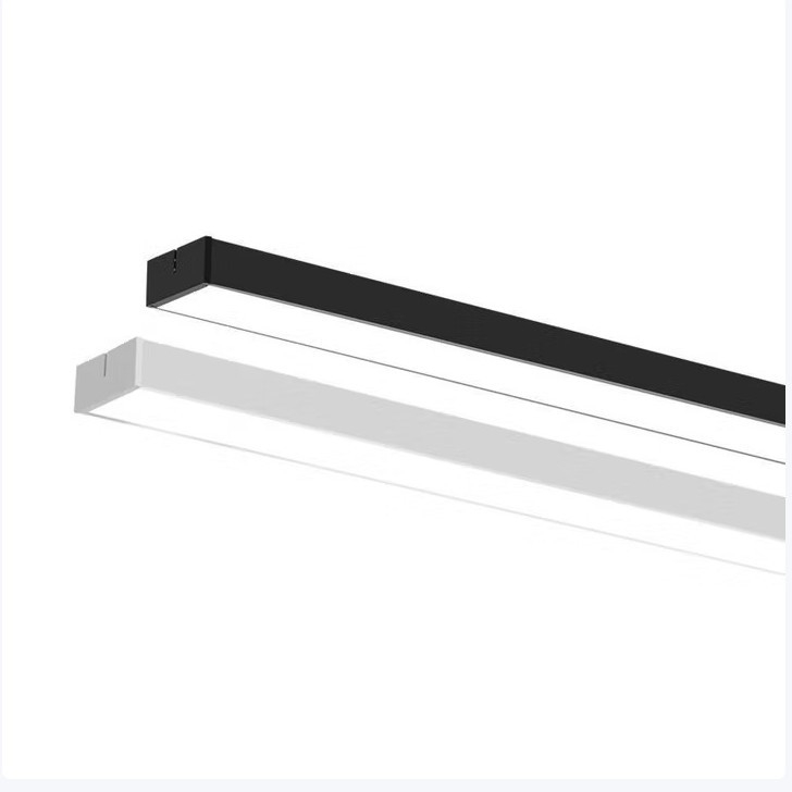 Lumină LED tip bandă, personalizată pentru birouri și spații comerciale, protecție tripla, suspensie cu grilaj de plafon