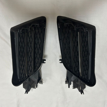 Tesla Model S első ködfényszóró keret 1057851-1058007