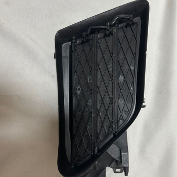 Tesla Model S első ködfényszóró keret 1057851-1058007