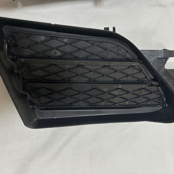 Tesla Model S első ködfényszóró keret 1057851-1058007