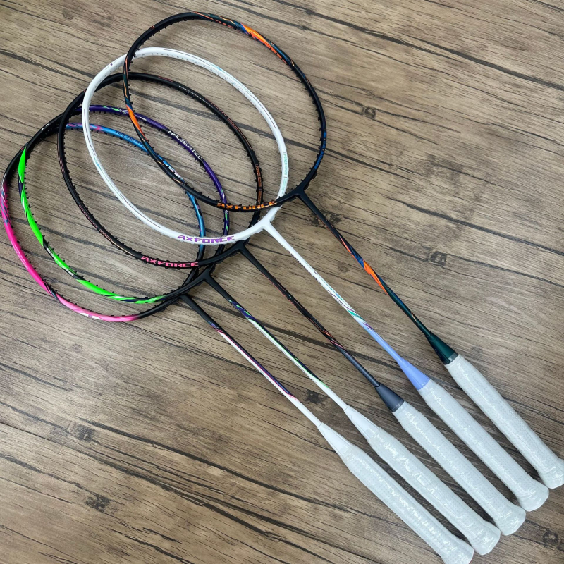 Badminton raketa Thunder 80Light / Thunder 90New, serija 8000/9000, unutarnja pjena, puni karbonski okvir, jednodijelna konstrukcija
