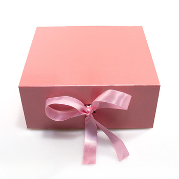 Cutie cadou cu acoperire completă, panglică, capac rabatabil, funda lipită, carton rigid 1200 gsm