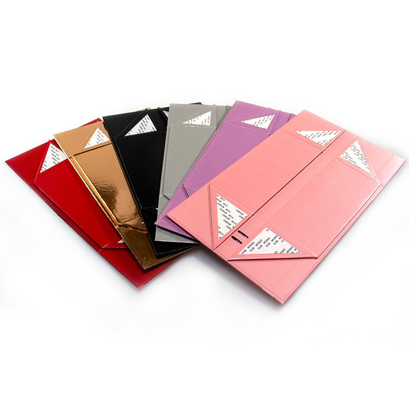 Cutie cadou cu acoperire completă, panglică, capac rabatabil, funda lipită, carton rigid 1200 gsm