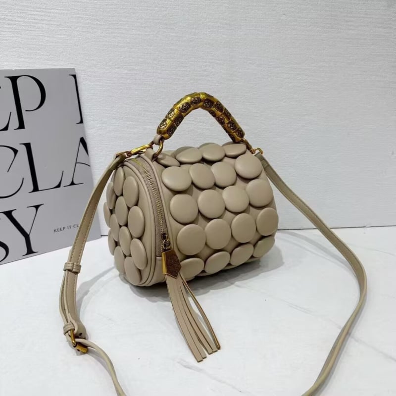 Τσάντα crossbody από PU δέρμα, κυλινδρικού σχήματος με μεταλλικά στοιχεία, μαξιλαρίνης στυλ, φθινοπωρινή έκδοση 2025