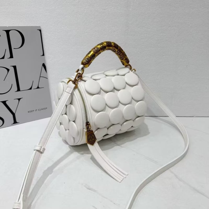 Τσάντα crossbody από PU δέρμα, κυλινδρικού σχήματος με μεταλλικά στοιχεία, μαξιλαρίνης στυλ, φθινοπωρινή έκδοση 2025