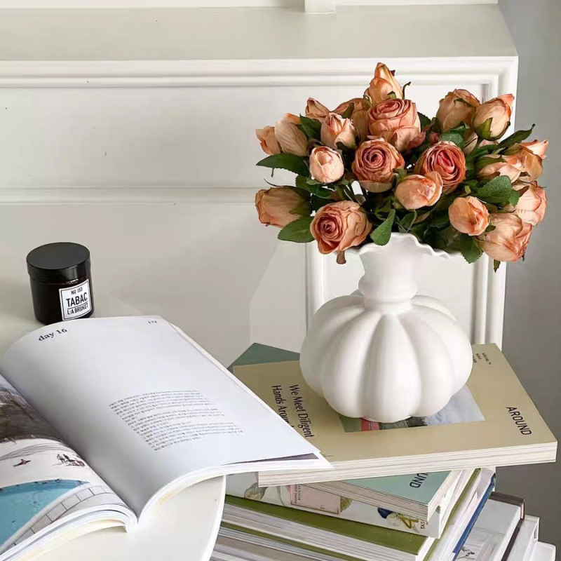 Buchet de trandafiri artificiali, în stil vintage, cu margini rumenite, decor pentru casă