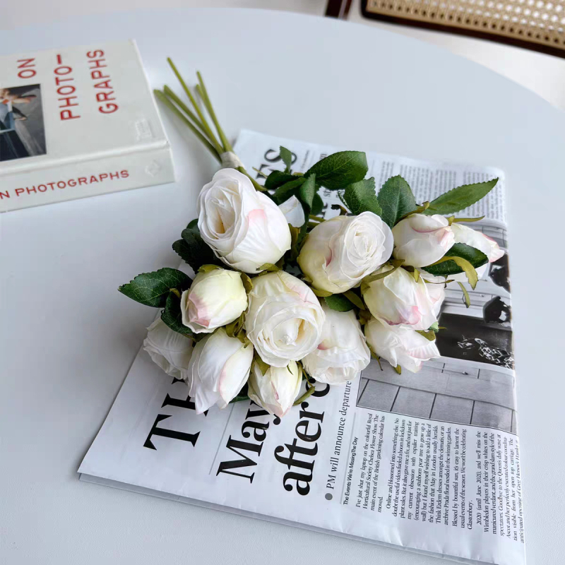 Buchet de trandafiri artificiali, în stil vintage, cu margini rumenite, decor pentru casă