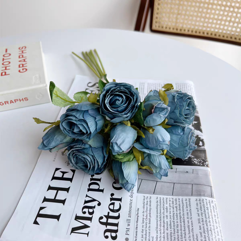 Buchet de trandafiri artificiali, în stil vintage, cu margini rumenite, decor pentru casă