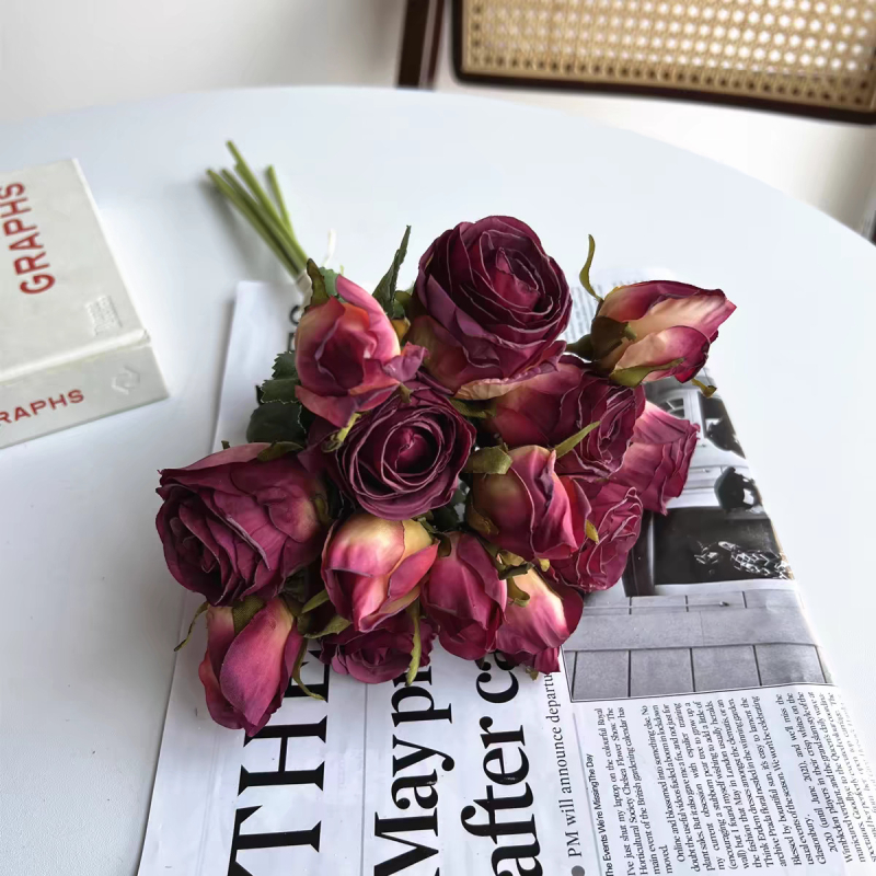 Buchet de trandafiri artificiali, în stil vintage, cu margini rumenite, decor pentru casă