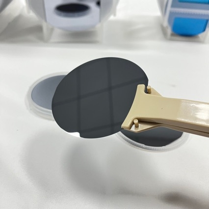 Wafer de siliciu lustruit pe o singură față, dimensiuni 2–4 inchi, grosime 1–5 mm