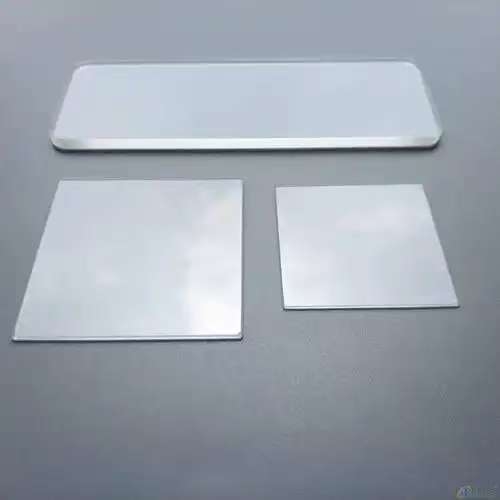substrat de sticlă TGV personalizat, borosilicat înalt pentru ambalare 3D, forme rotunde sau pătrate, grosime 0,2–0,3 mm