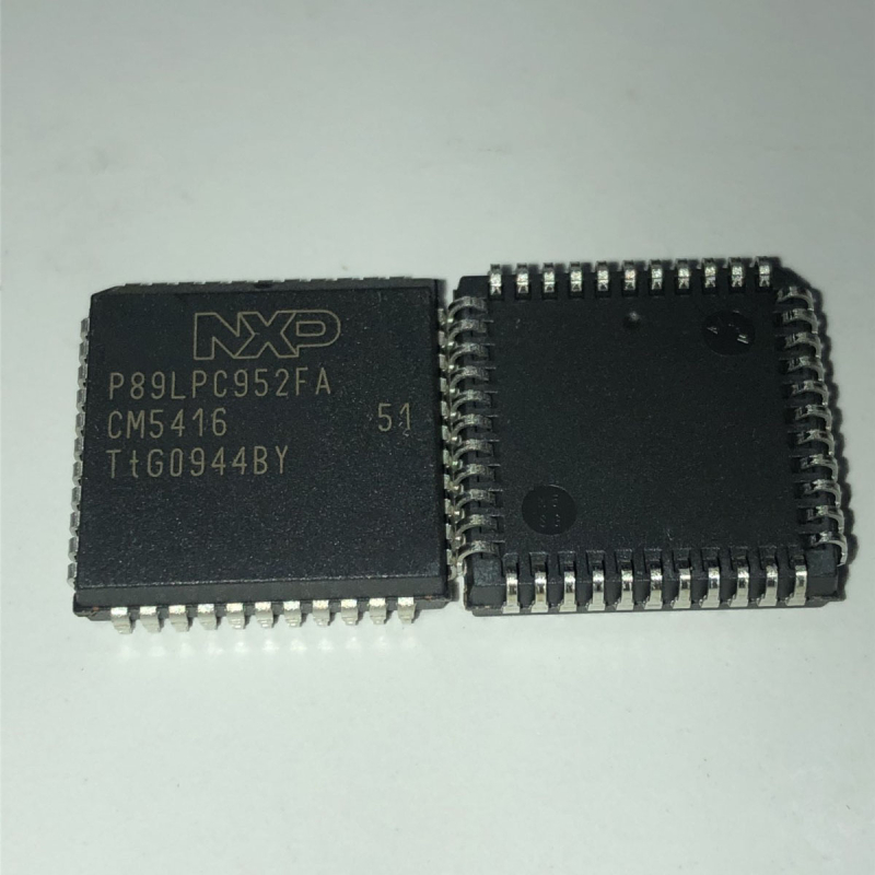 P89LPC 932A1FA 935 936 952 PLCC-44 integrirani sklopovi za površinsku montažu