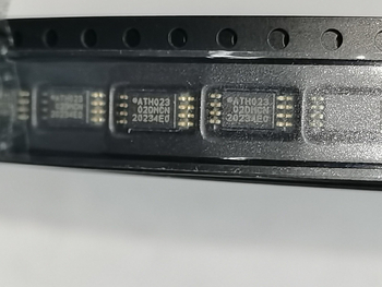AT24C02D-XHM-T memorijski IC čip, paket TSSOP-8, 02DM natpis