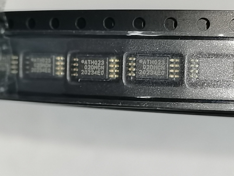 AT24C02D-XHM-T memorijski IC čip, paket TSSOP-8, 02DM natpis
