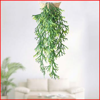 Decor de perete cu 69 coarne de cerb, plante artificiale și fundal cu liane