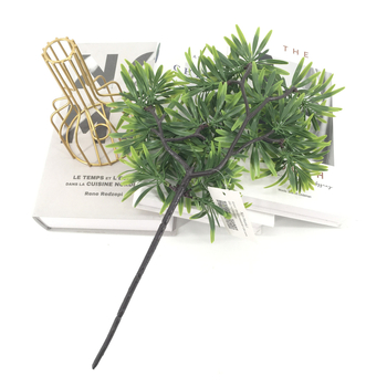 Pin artificial pentru decor interior – Welcome Pine și Da Luo Han Pine, plantă de perete pentru birouri și spații comerciale