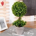 Plantă verde artificială în ghiveci, decor interior pentru casă, arbore decorativ artificial.