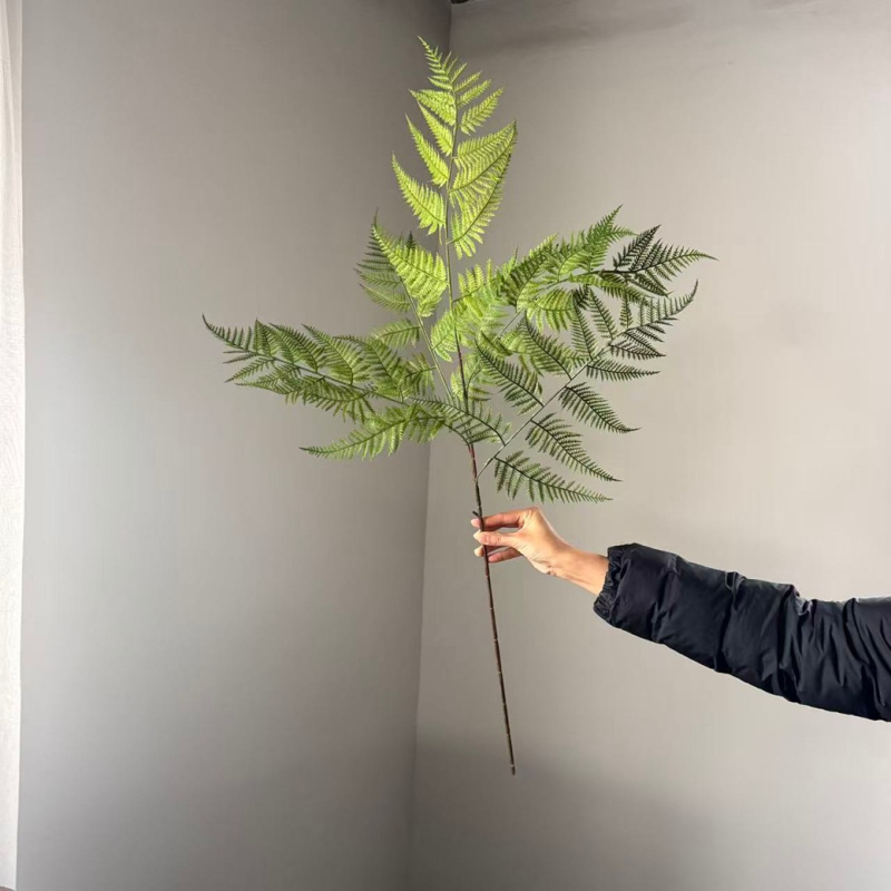 Ferigă artificială cu coada de tigru, plantă verde pentru nunți și decor de evenimente