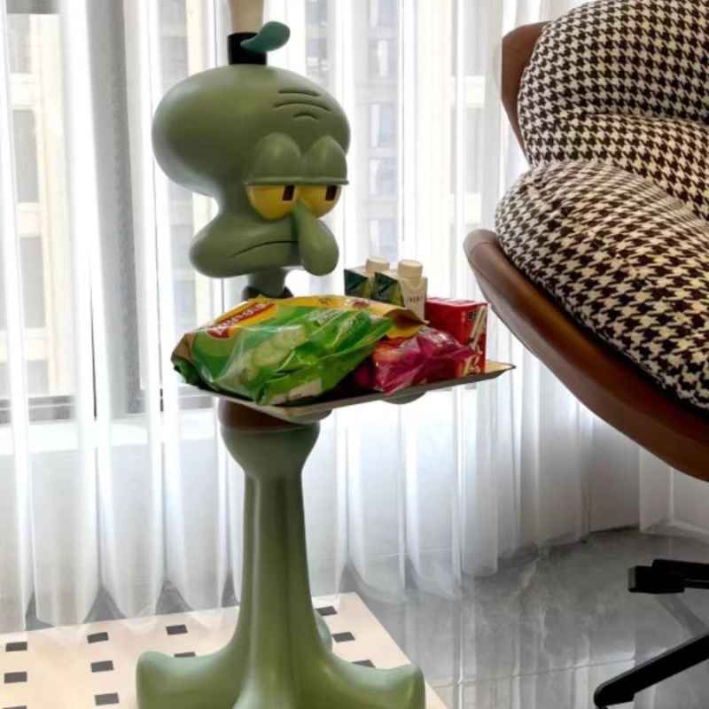 În stoc: figurină Squidward de 1 metru, stand pe podea, mare ornament decorativ pentru sufragerie lângă canapea.