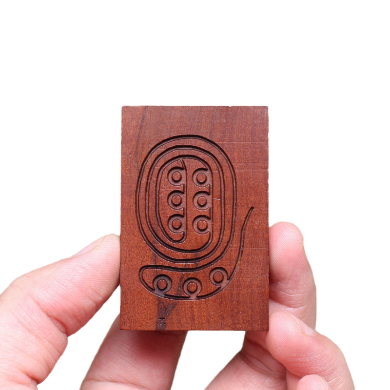 Drveni privjesak s pozlaćenim reljefom, 46 taoističkih talismana, ručno izrezbaren drveni ritualni amulet