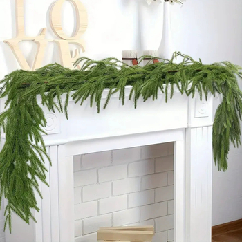 Șiruri decorative din ratan pentru Crăciun, imitând ace de pin Norfolk – stil european, textură moale