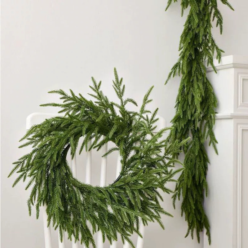 Șiruri decorative din ratan pentru Crăciun, imitând ace de pin Norfolk – stil european, textură moale