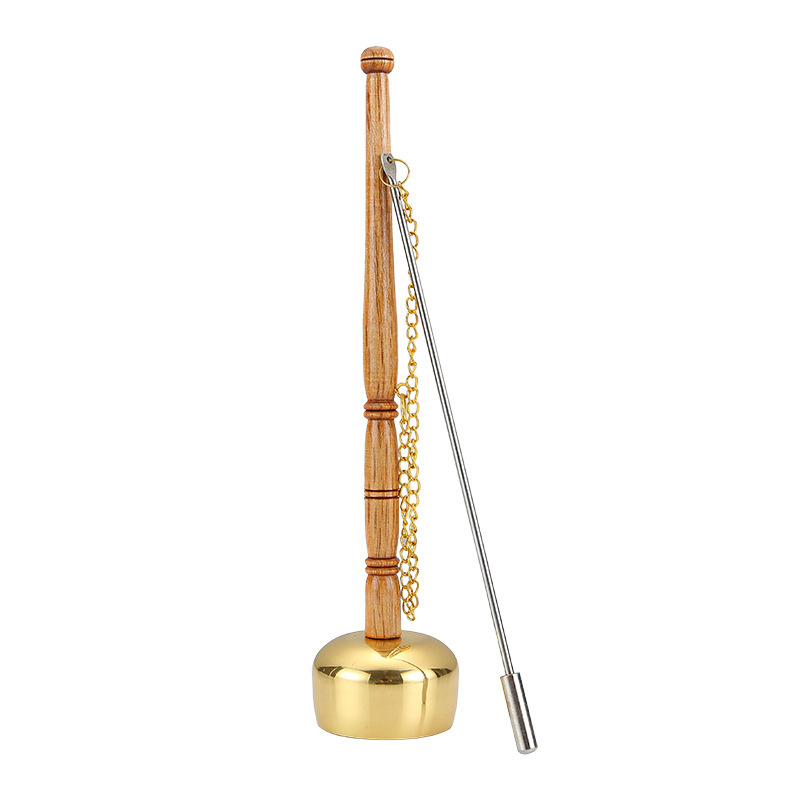 Bakreni ceremonijalni instrument s dugom drškom za budistički hram