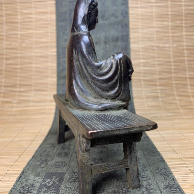 Statuie Guanyin așezată pe bancă, decor de birou retro din aliaj metalic
