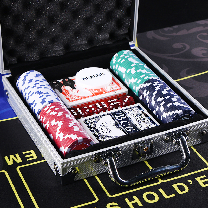 Set od 100 plastičnih čipova u aluminijskoj kutiji za Mahjong, Baccarat i Texas Hold'em poker