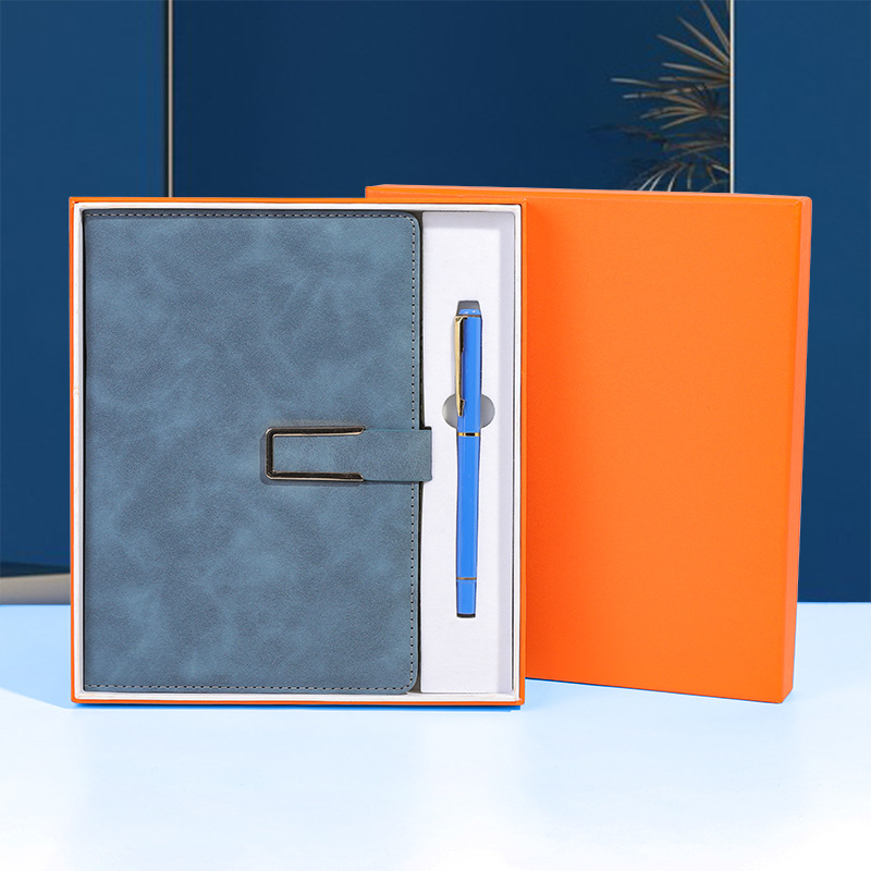Carnet A5 personalizat într-un set cadou pentru birou, cadou de afaceri