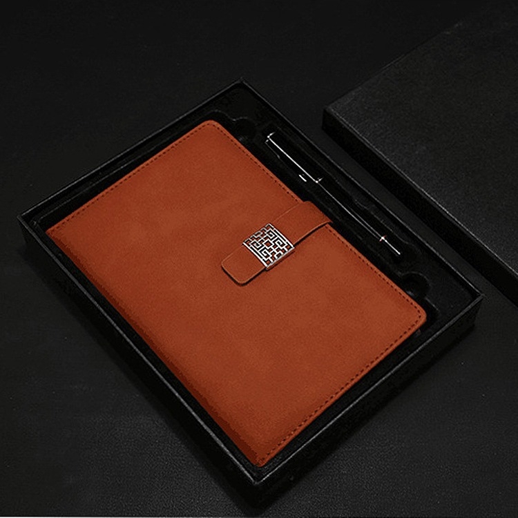 Caiet A5 îngroșat în set cadou pentru afaceri și întâlniri, cu logo personalizat