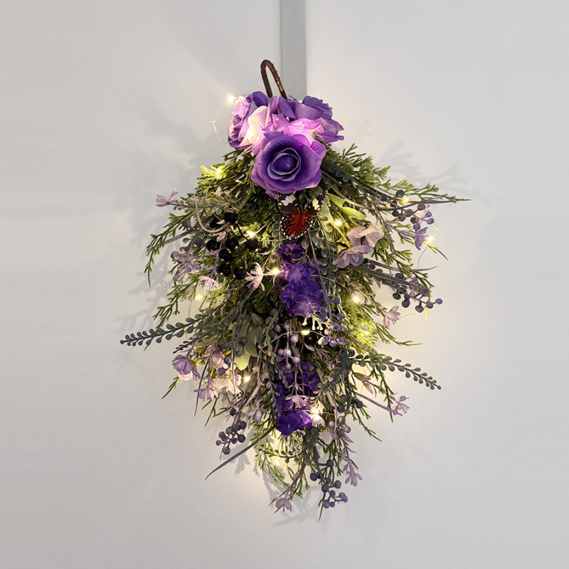 Decor de perete cu trandafiri artificiali în stil pastoral, viță-de-vie și copac răsturnat