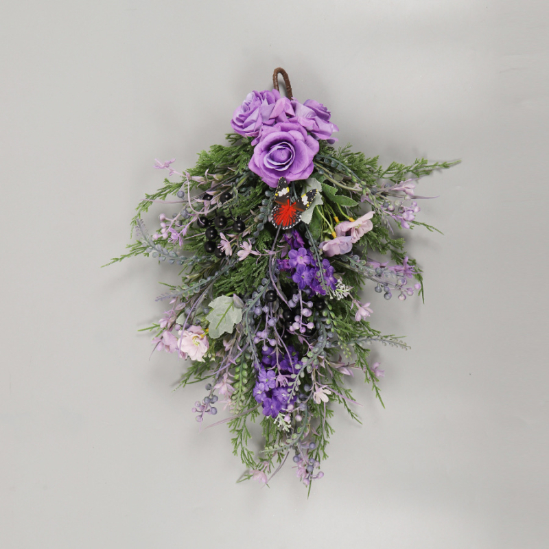 Decor de perete cu trandafiri artificiali în stil pastoral, viță-de-vie și copac răsturnat